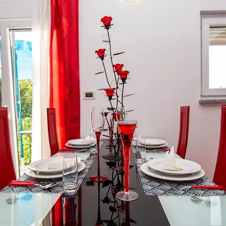 Guest house With Pool In Pula,croatia
